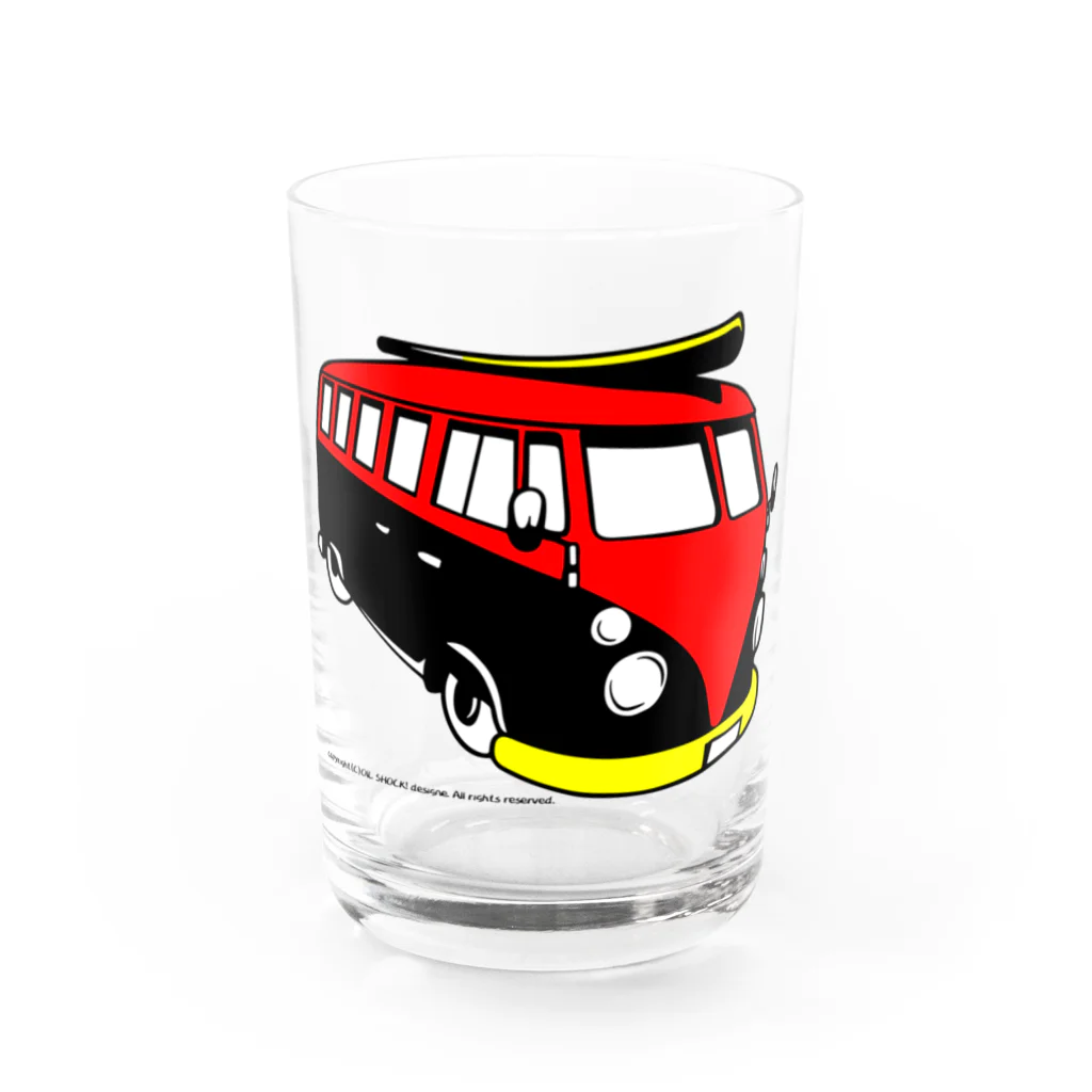 ファンシーTシャツ屋のレッド&ブラックのビーチバス Water Glass :front