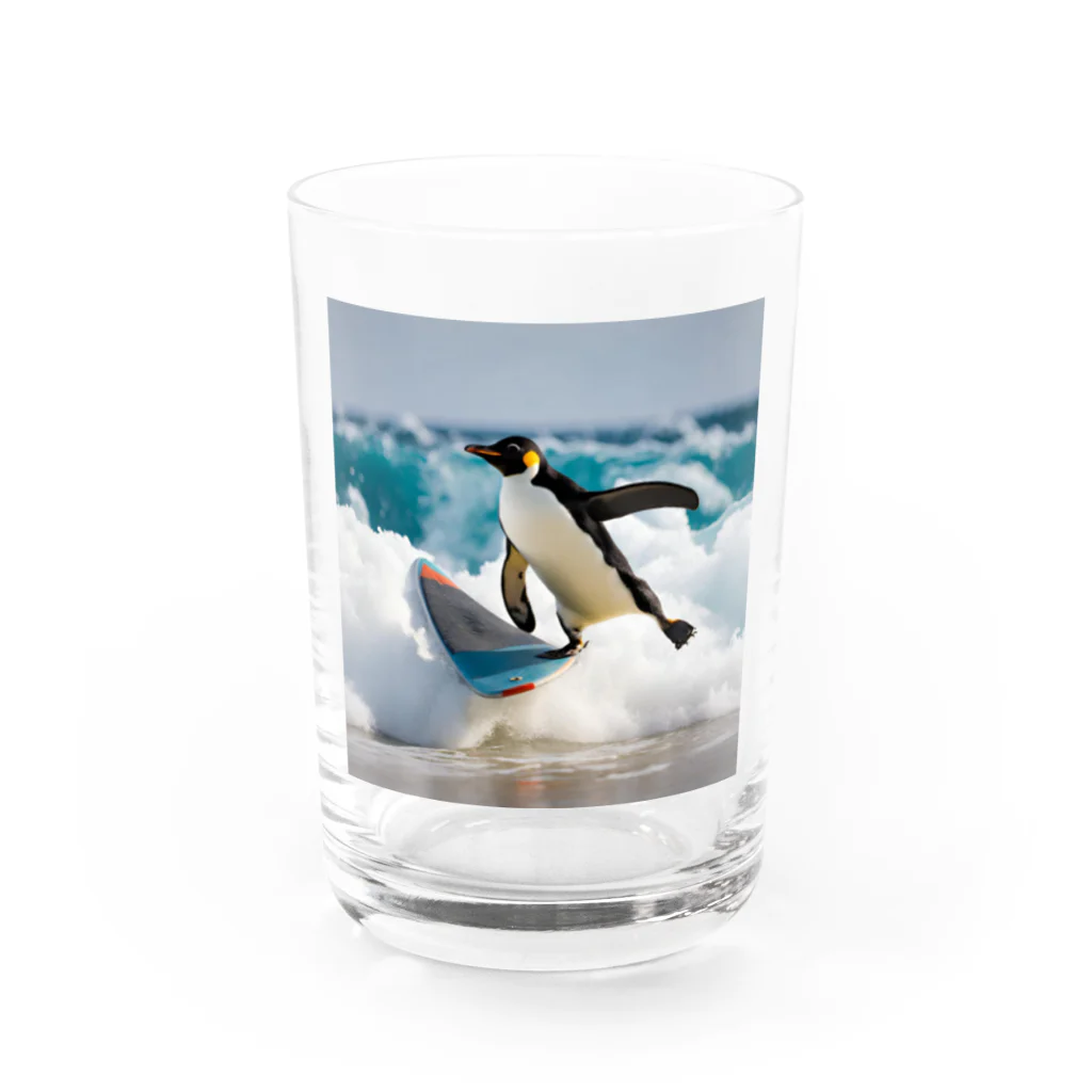 hakumenhonのサーフィンするペンギン Water Glass :front