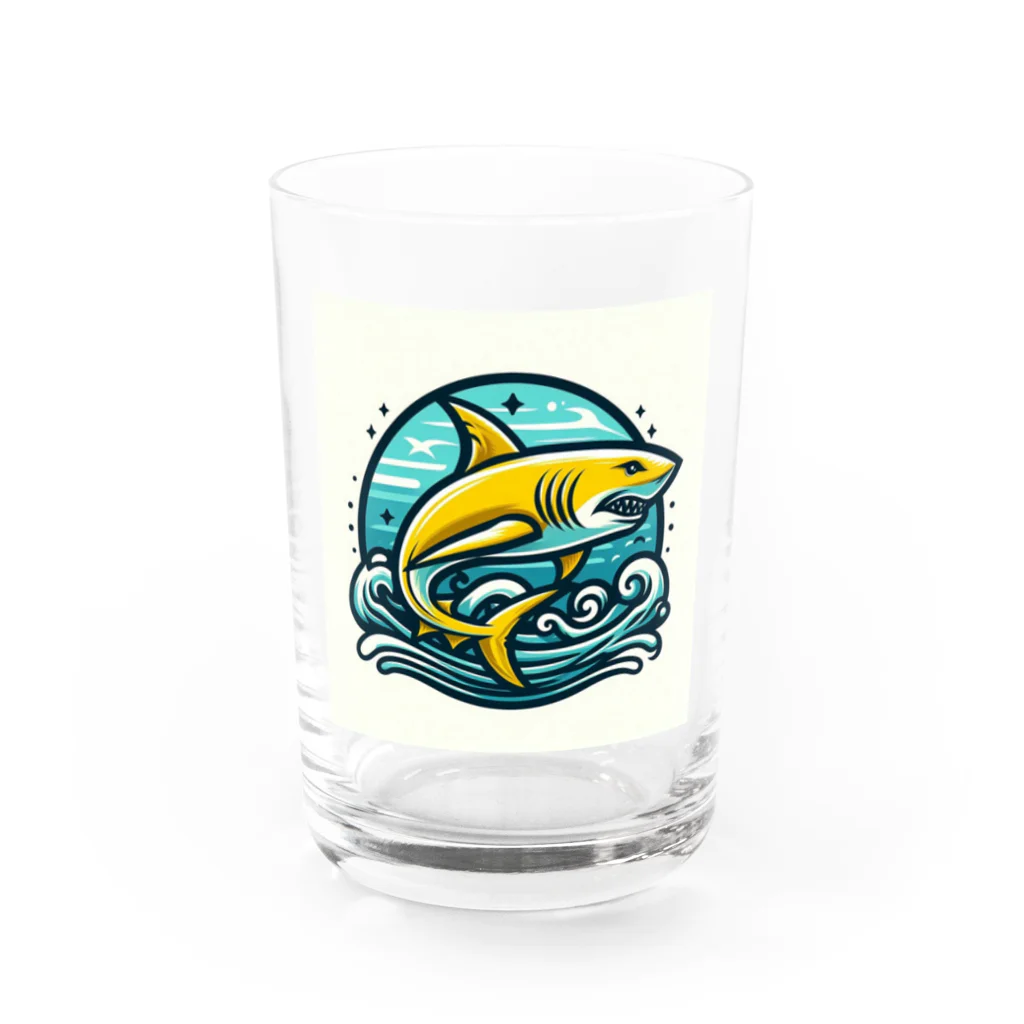 マリンの黄色いサメ Water Glass :front