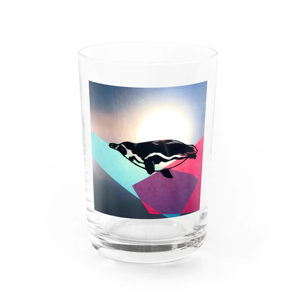 切り絵草太の泳ぐペンギン Water Glass :front