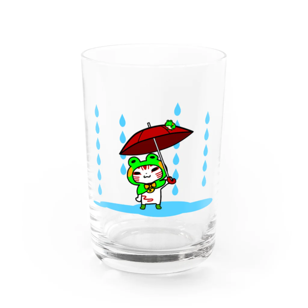 猫面飾屋　SUZURI店の雨だよ、タマ吉 Water Glass :front