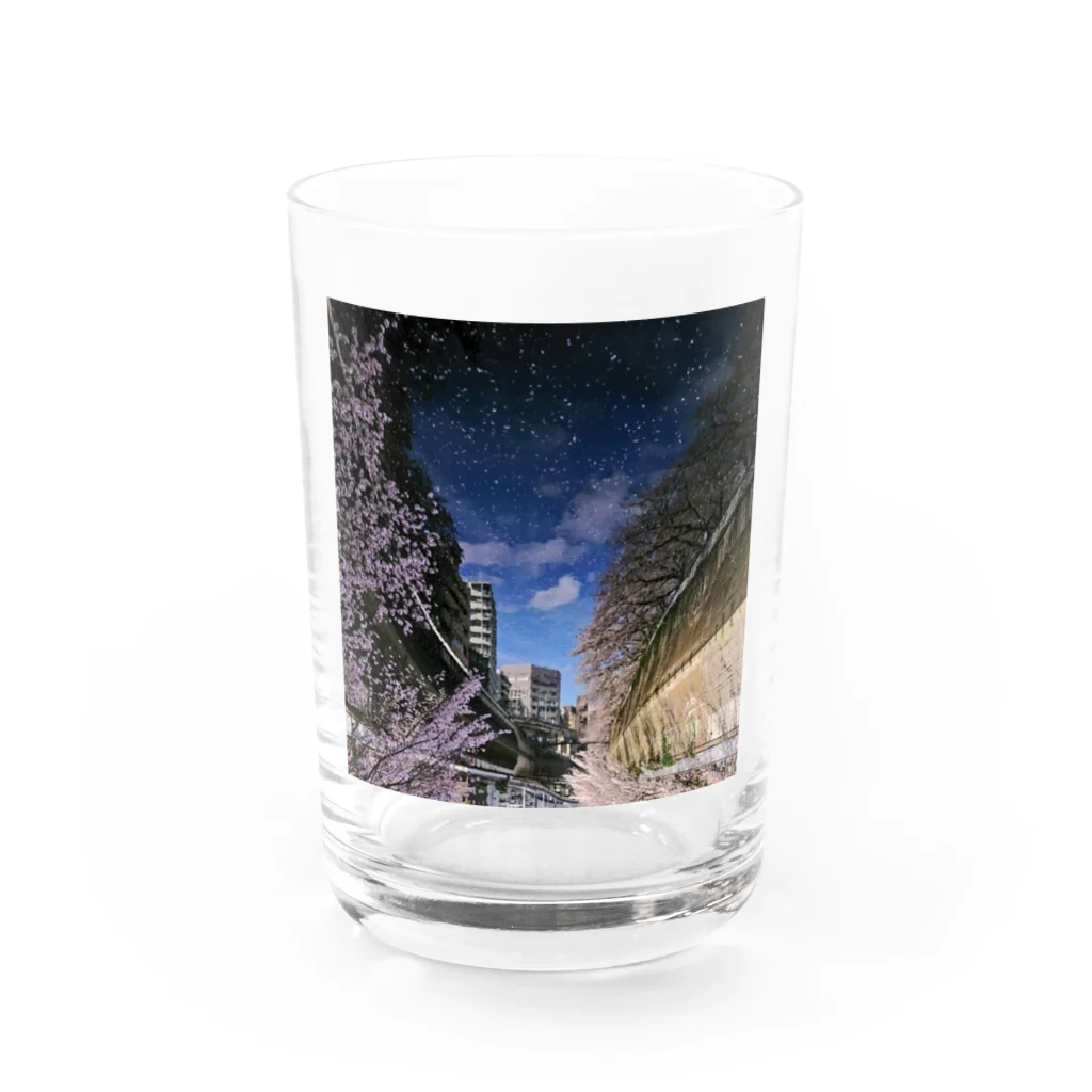 古春一生(Koharu Issey)の桜降る川空へ。 Water Glass :front