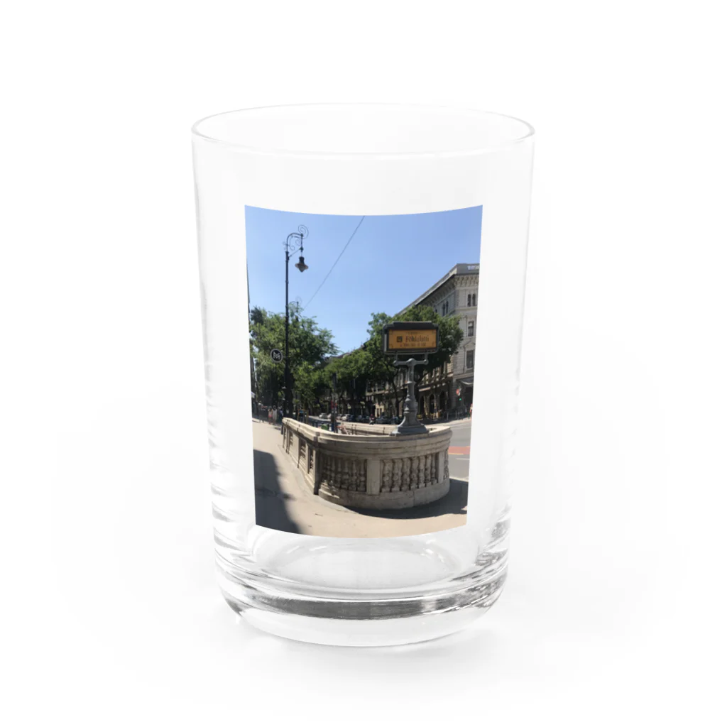 モモンヌの洋服屋さんのブダペスト地下鉄 Water Glass :front