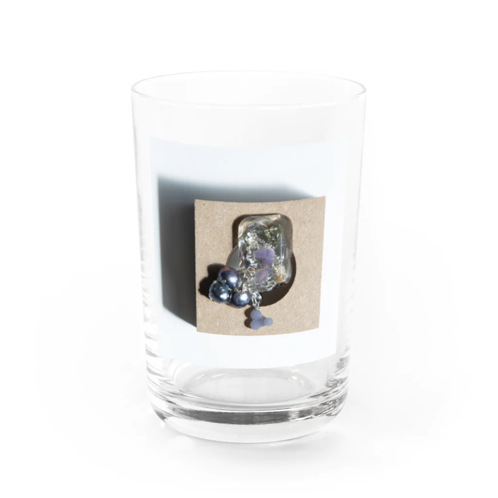 マシロ　ミュージアムショップのグレープカルセドニーのイヤリング Water Glass :front