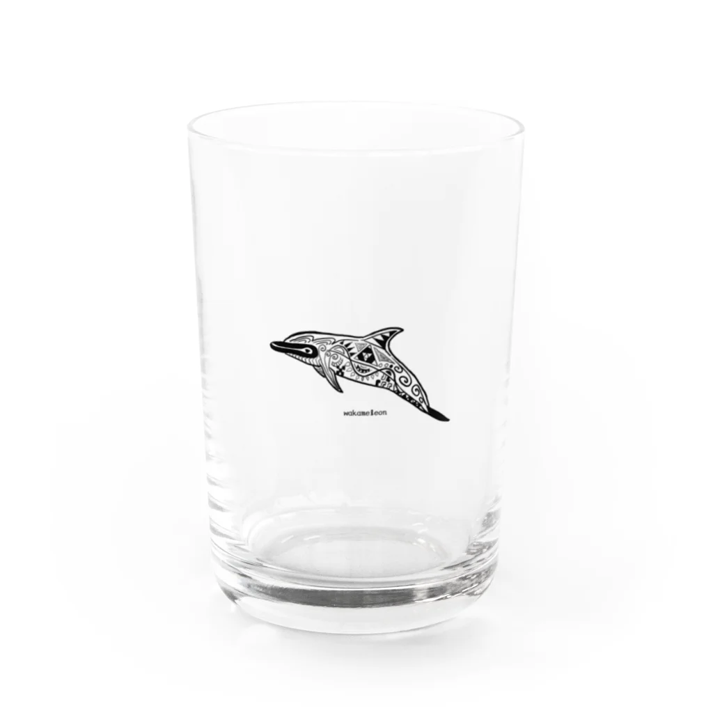 Wakameleonの白黒イルカ Water Glass :front