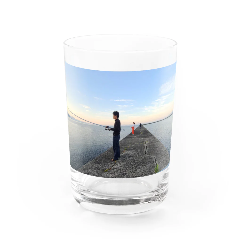 M0M0＆Lilyの防波堤で釣りがしたい Water Glass :front