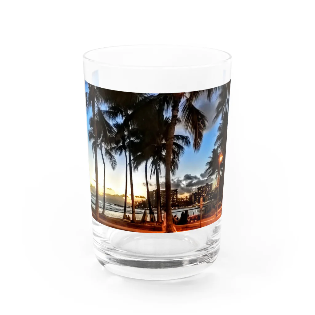 Hawaii Picturesのワイキキビーチの夕焼け🌇 Water Glass :front