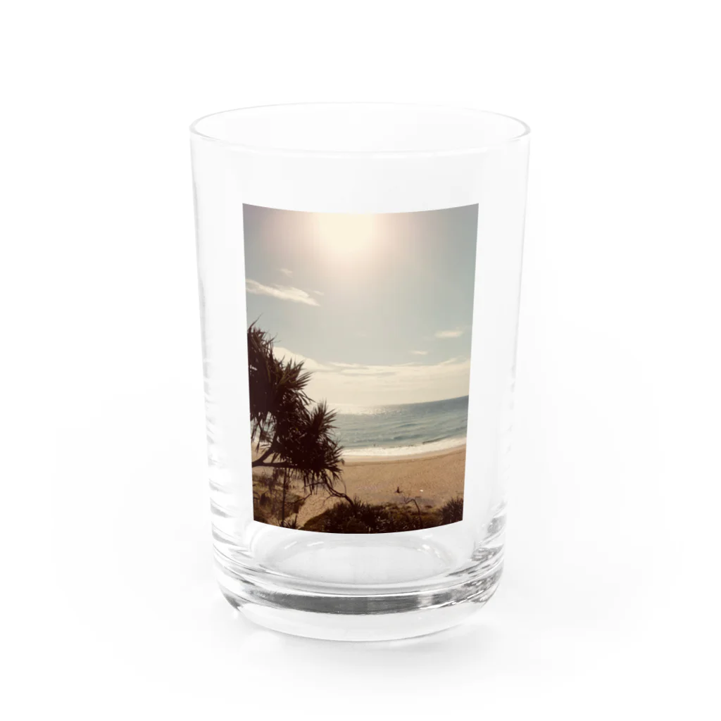 OmShantiのSunshine beach Water Glass :front