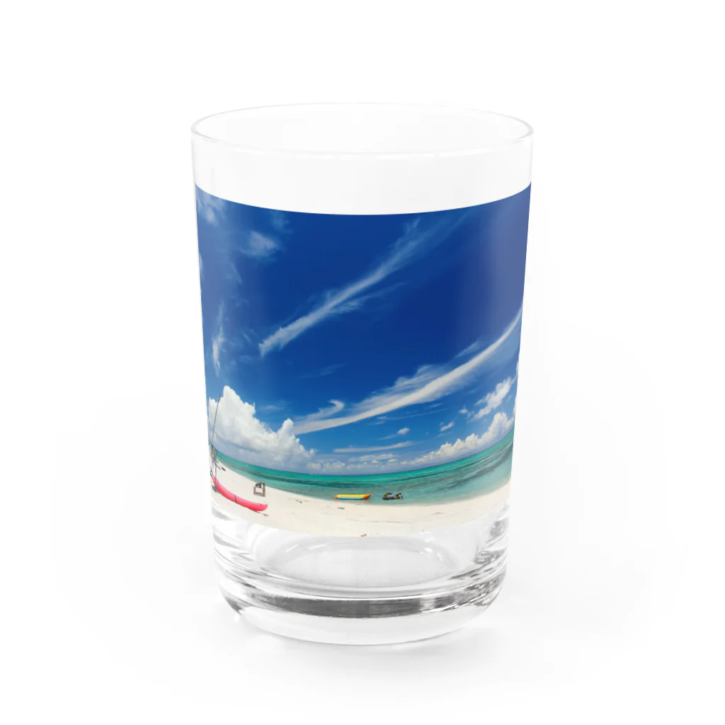 SAKURA スタイルの白い砂浜とビーチ Water Glass :front