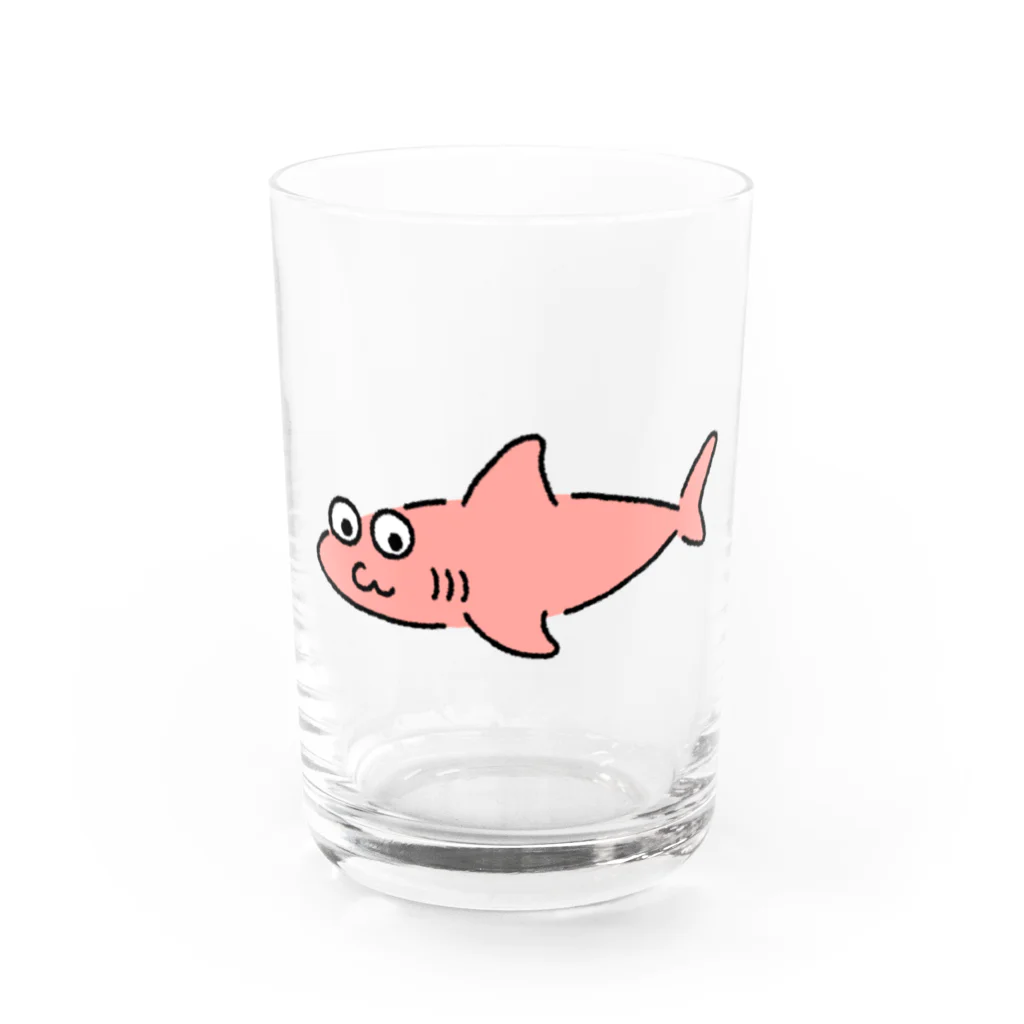 サメ わりとおもいのサメ？はピンク Water Glass :front