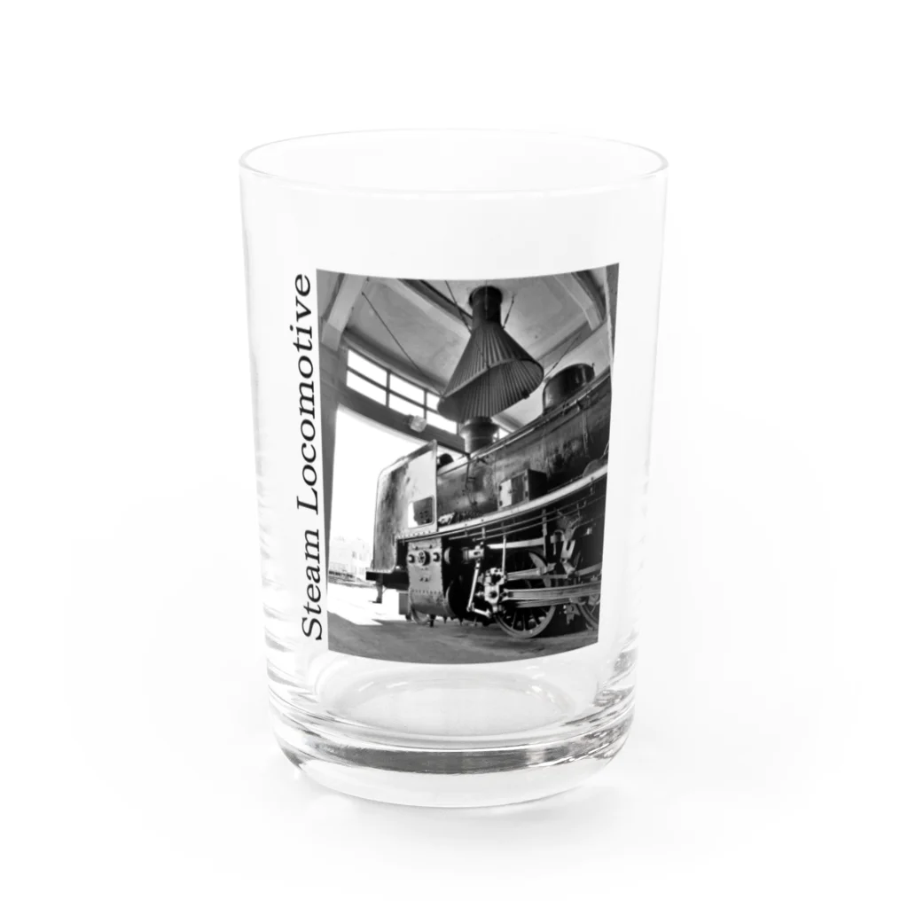 ヴィンテージ鉄道写真グッズの店の扇形車庫にスタンバイ中のSL Water Glass :front