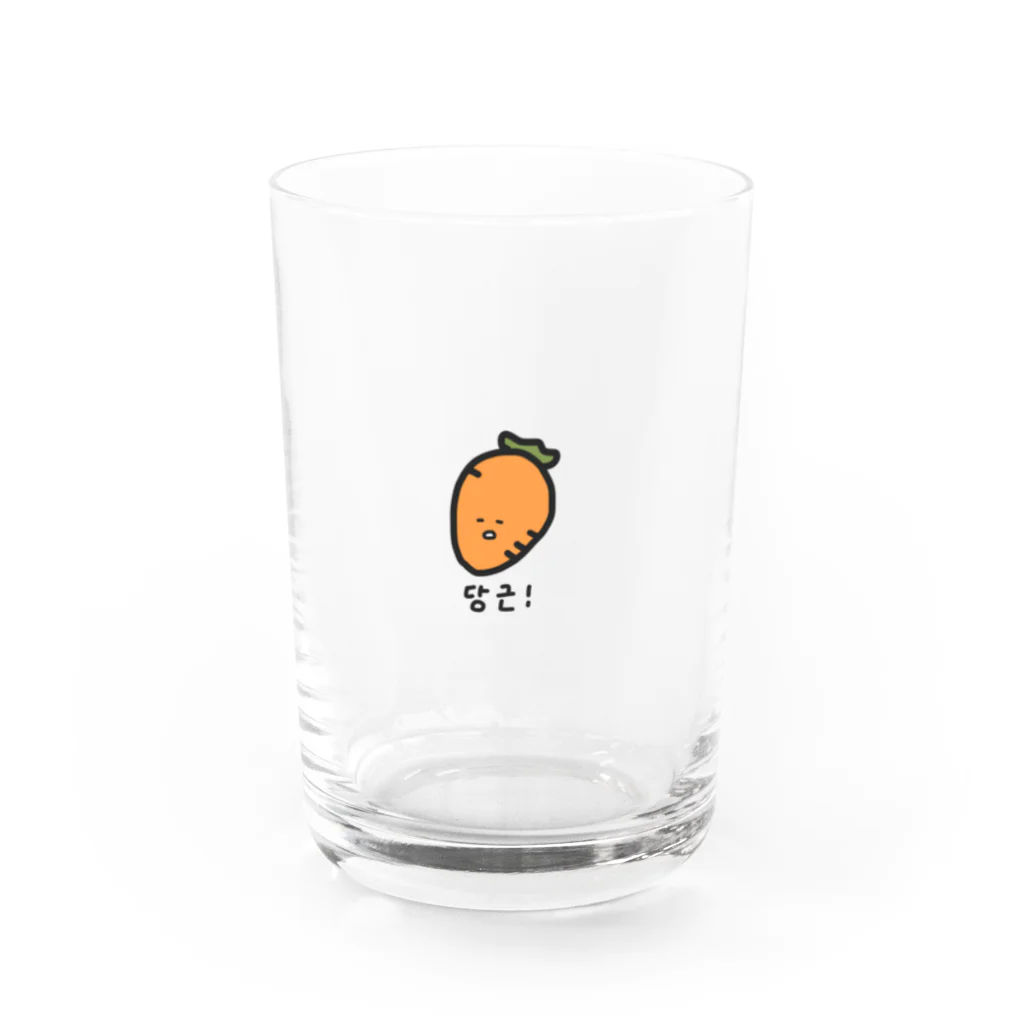 くろいいぬのふきげんな당근 Water Glass :front