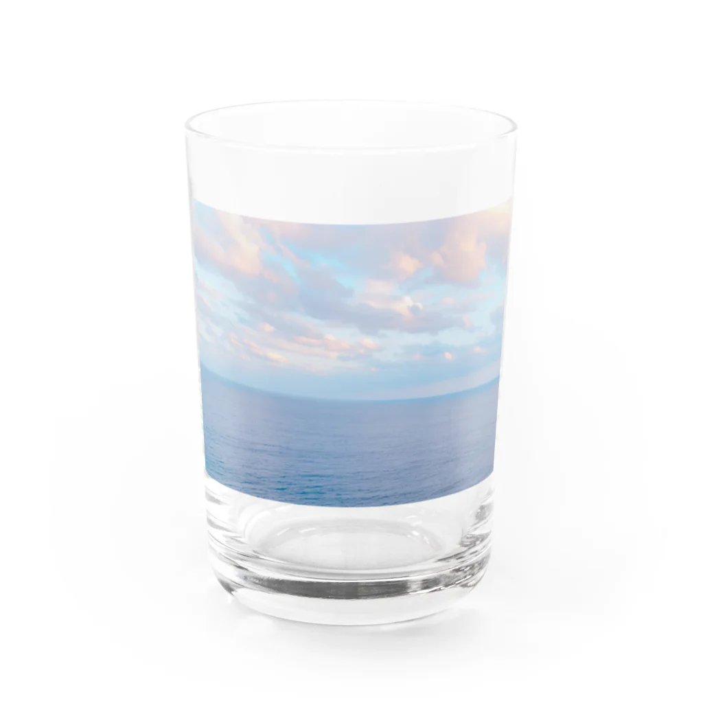 pino子 shopの流れゆく空と海【風景写真】 Water Glass :front