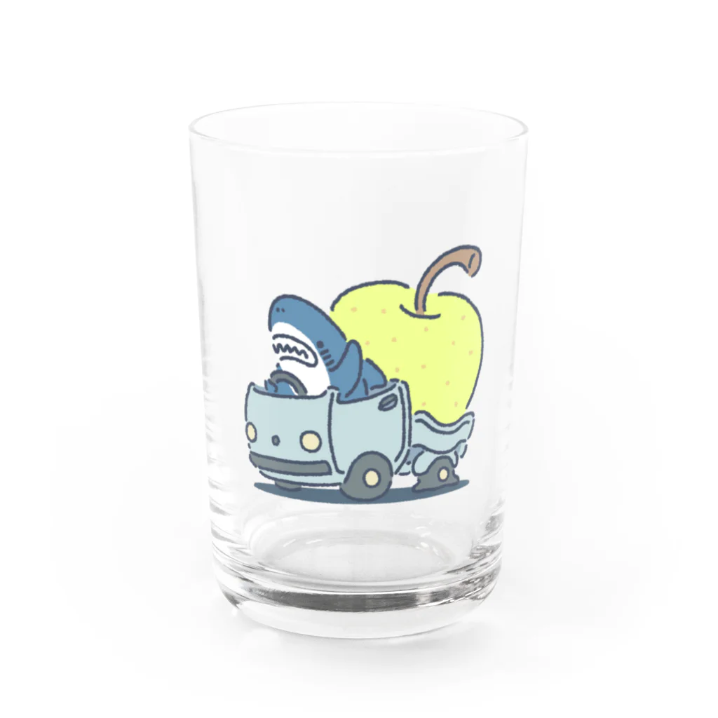 サメ わりとおもいの巨大梨を収穫したサメ Water Glass :front