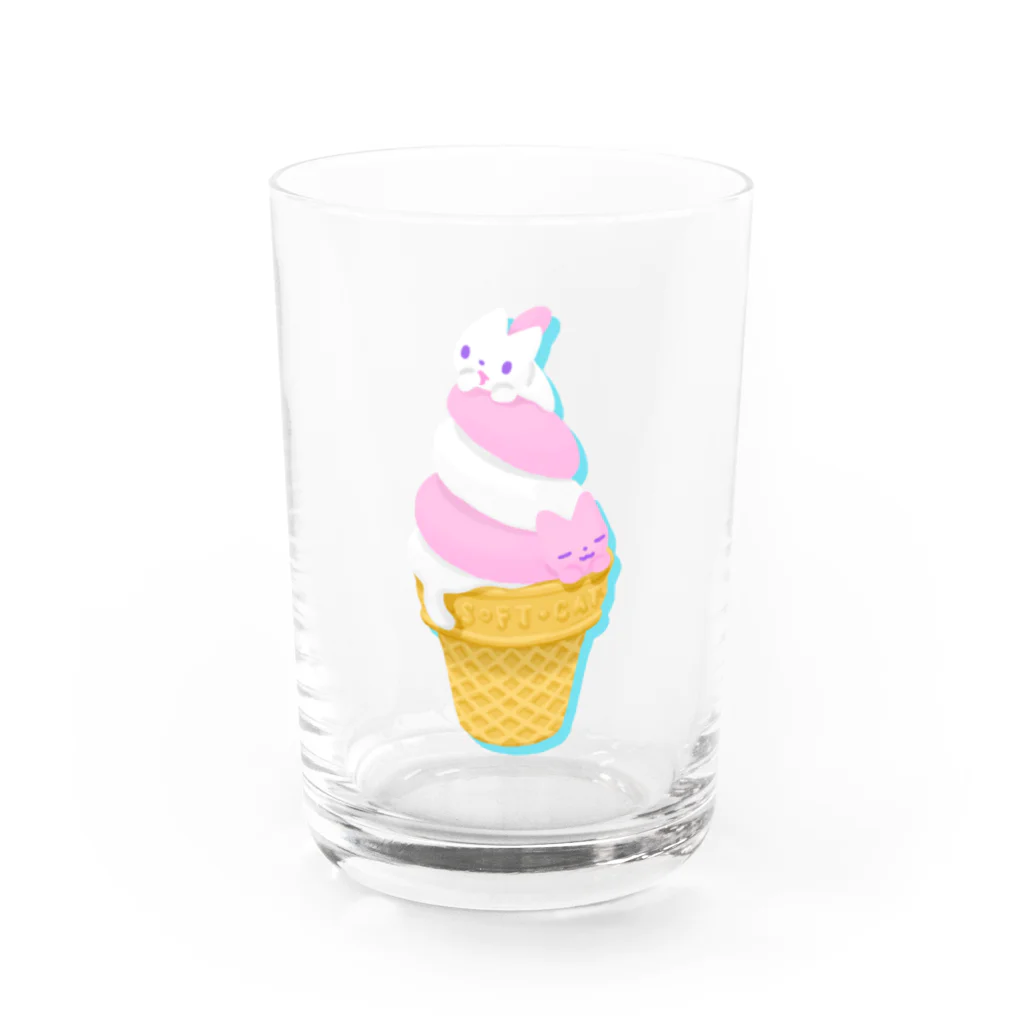 Deuraの猫ソフトクリーム（バニラ＆ストロベリー） グラス前面