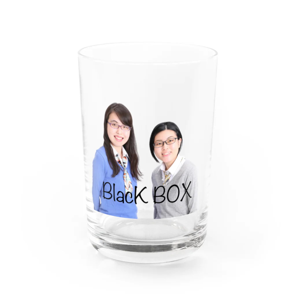 BlacK BOXの「ブラボーショップ」のブラボー“くり抜き”宣材写真名入バッヂ Water Glass :front