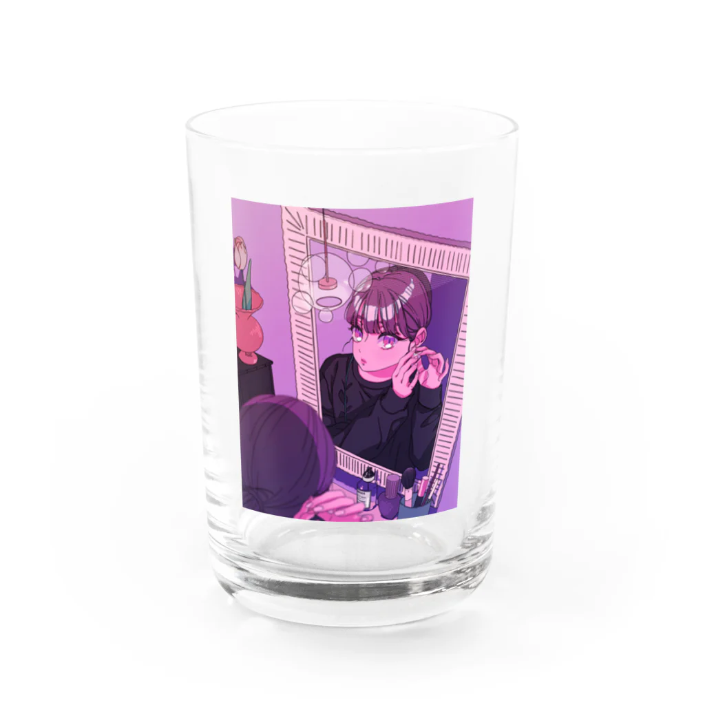 雛井ゆら┃Yura Hinaiのお気に入りのピアスつけて Water Glass :front