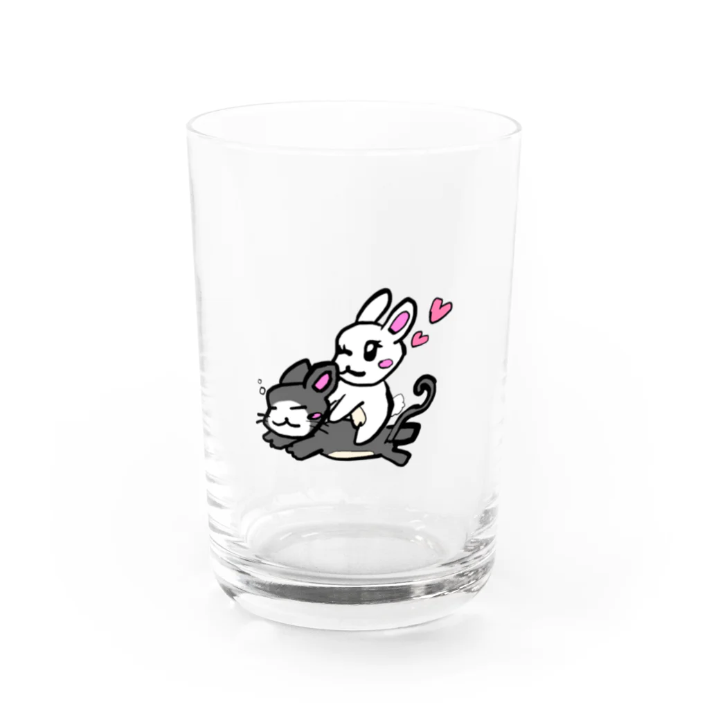グレープオリジナルショップの猫の上に乗るウサギ グラス前面