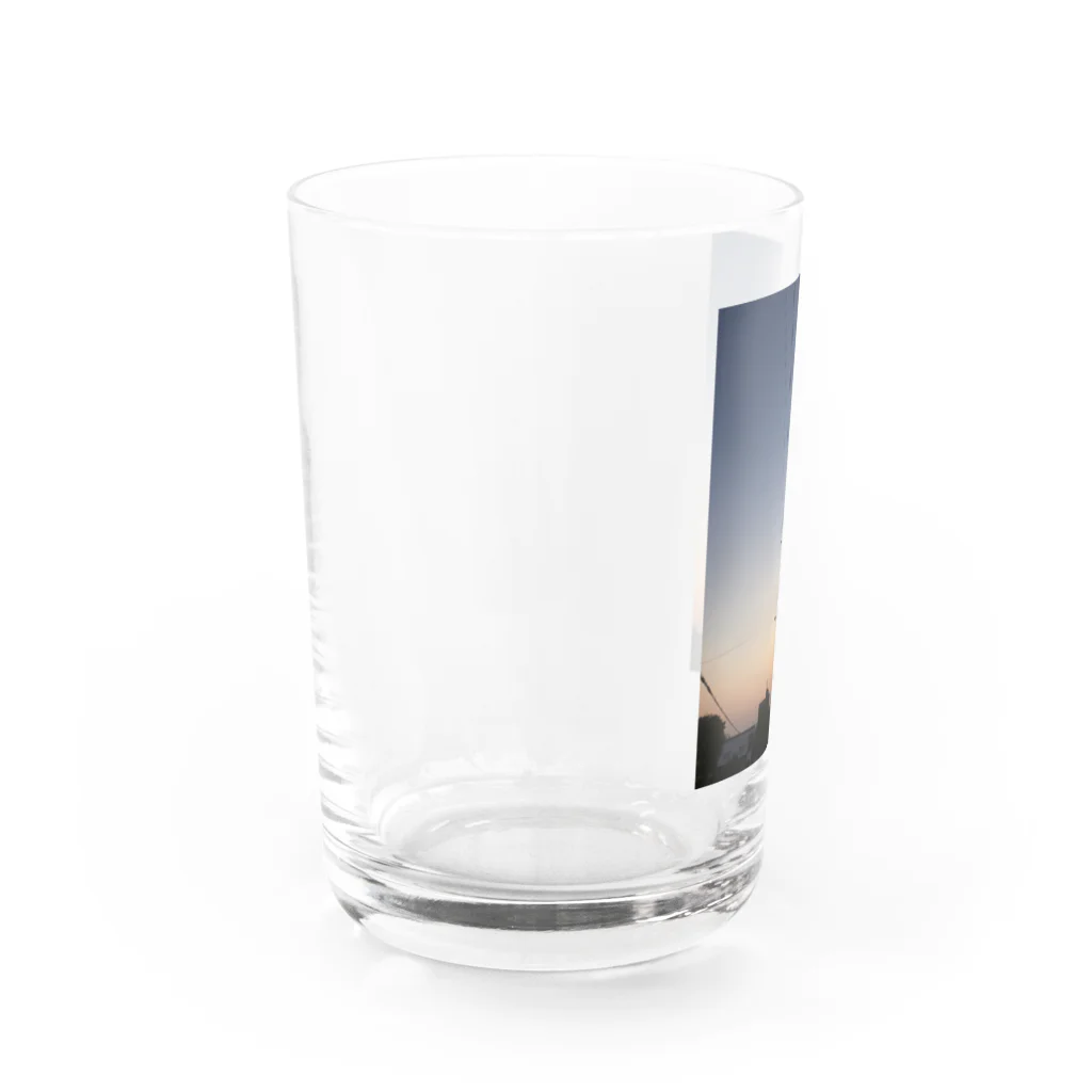 Hatumiの朝焼けと電柱と家 Water Glass :left