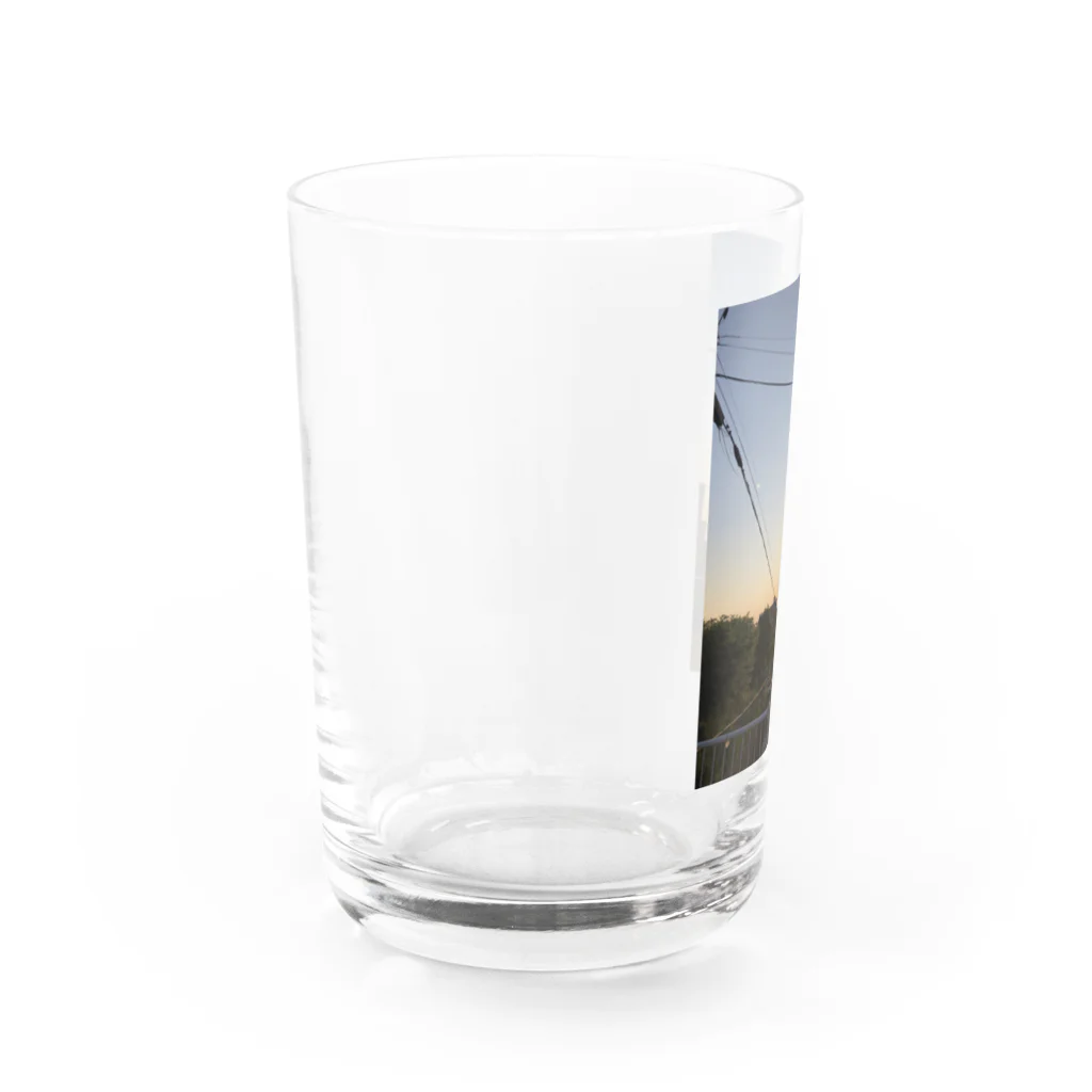 Hatumiの坂道と朝焼けと力強い太陽 Water Glass :left