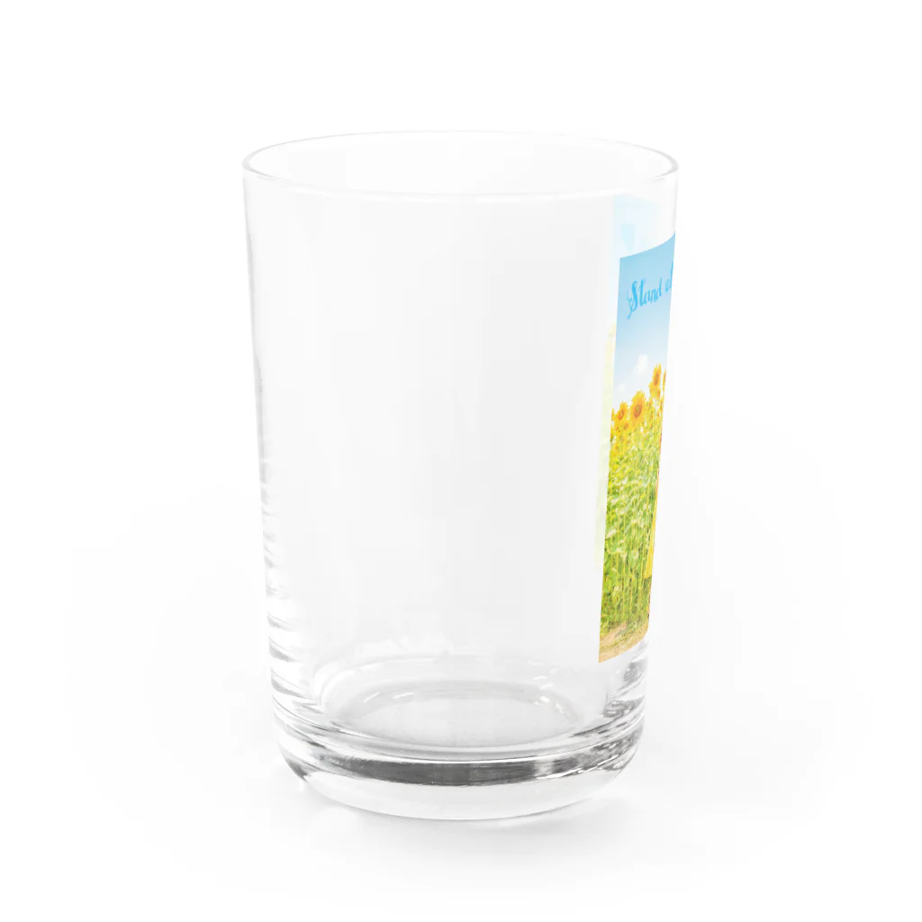 ウクライナを応援します！のひまわり畑とウクライナカラーのリボンをつけた少女-Stand with Ukraine♡ Water Glass :left