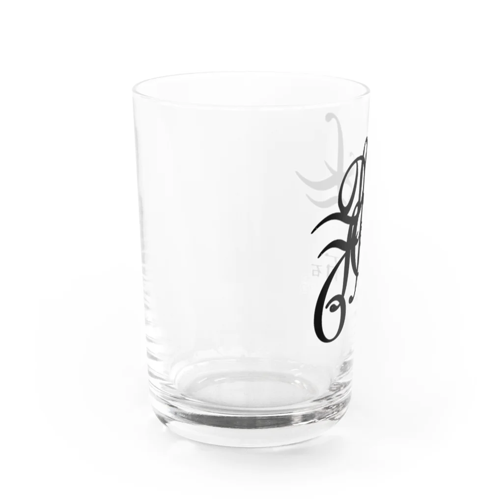 villonの文字メデューサ　モノクロ Water Glass :left