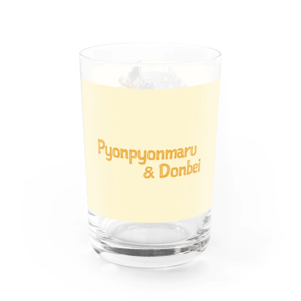 卯月まめのもふもふイラスト屋さんの11.Pyonpyonmaru & Donbei Water Glass :left