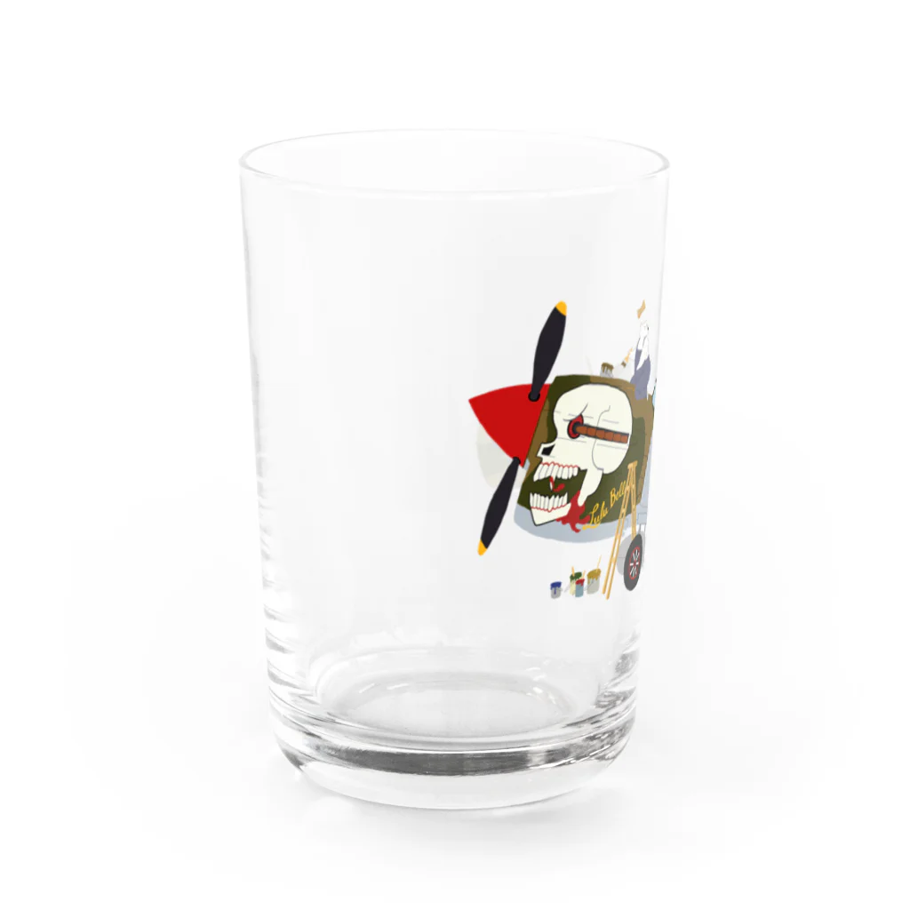 SKULL-2のノーズアートを描くすろくま。戦闘機P-40、SKULL Water Glass :left