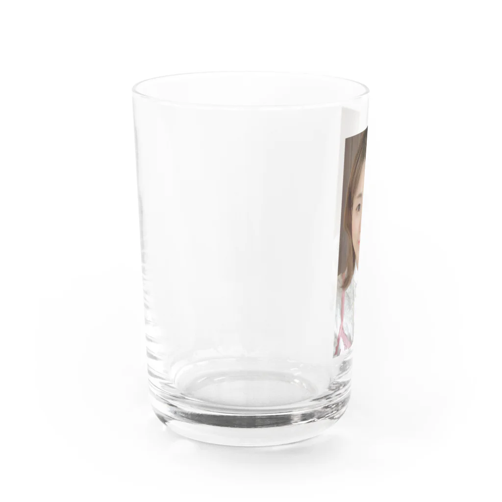 頑張れ！女将オフィシャルサイトのおしとやかな女将 Water Glass :left