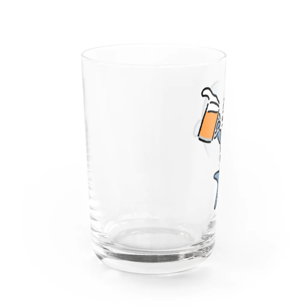 サメ わりとおもいのビールジョッキを掲げるサメ Water Glass :left