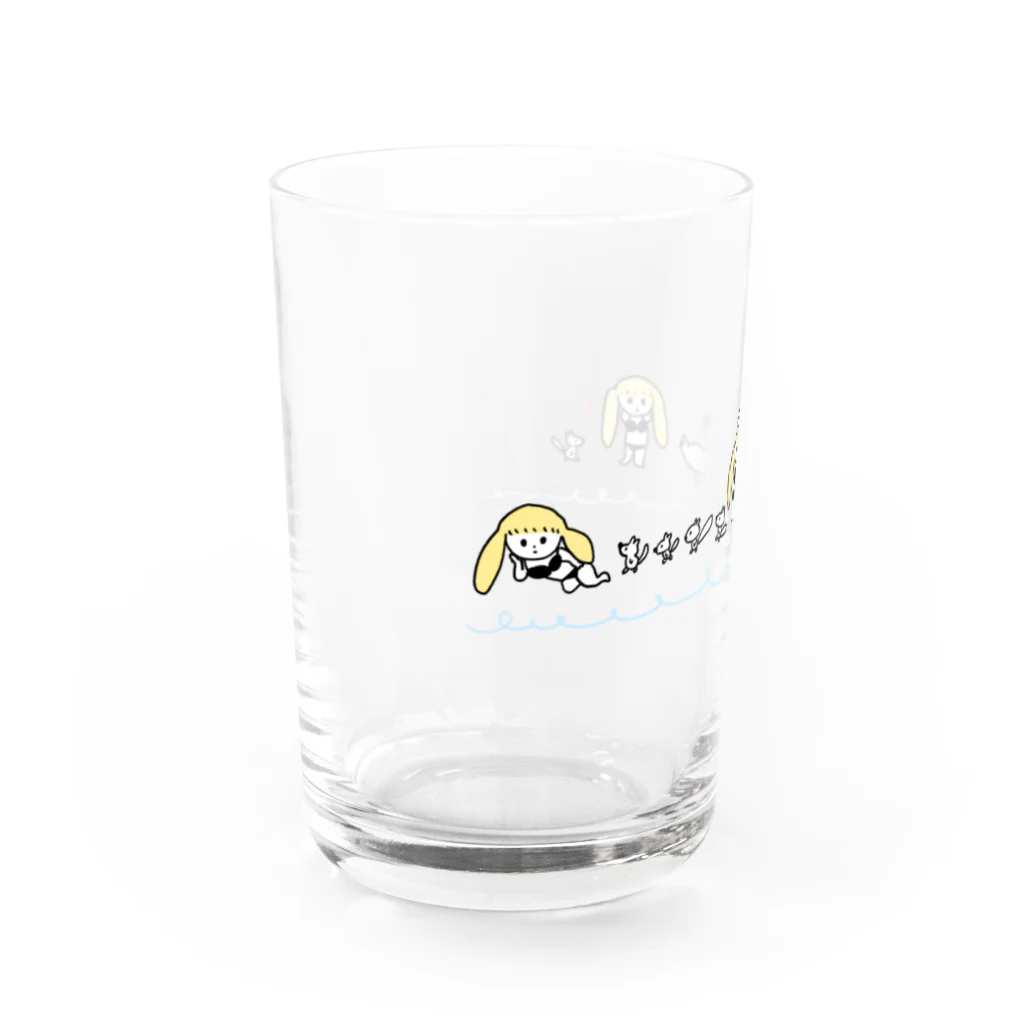 おさかなケーキの悩殺セクシーギャル。 Water Glass :left