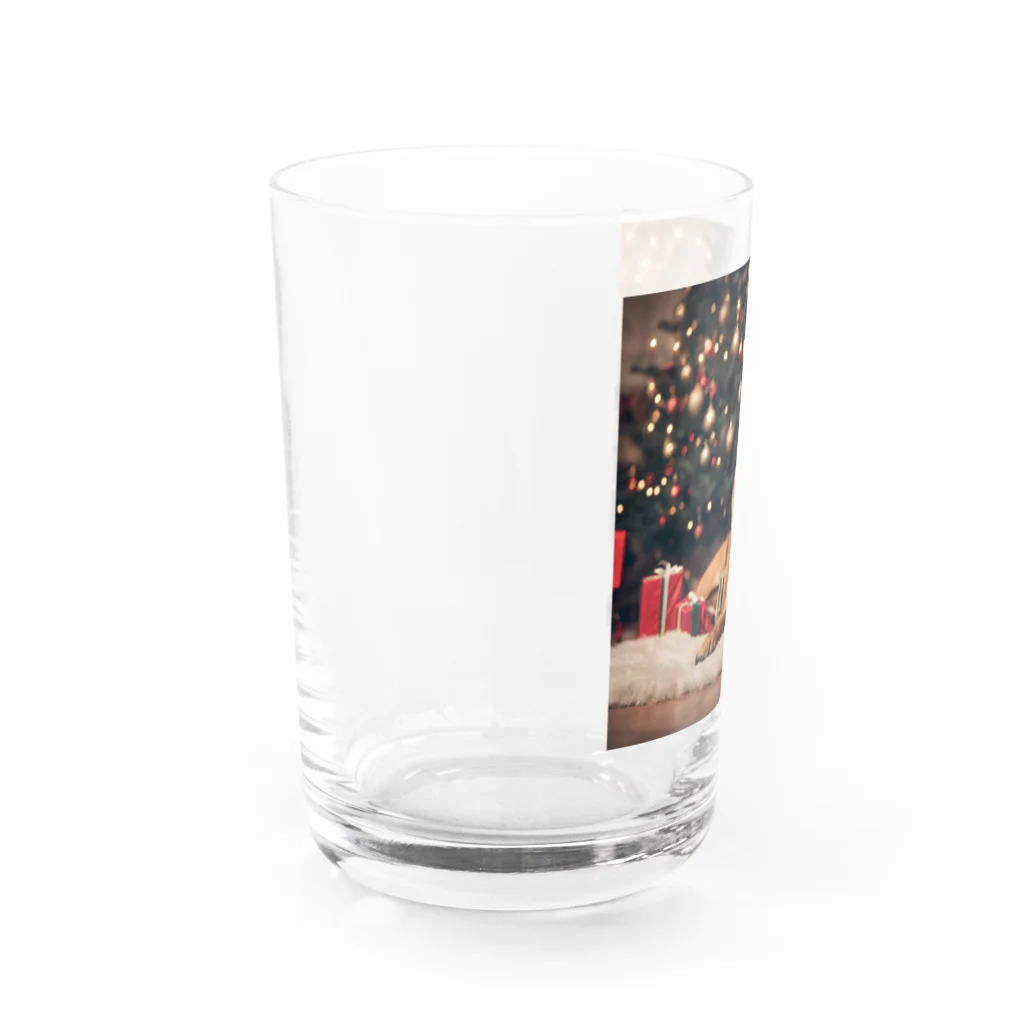 yumena_のクリスマスを満喫する犬 Water Glass :left