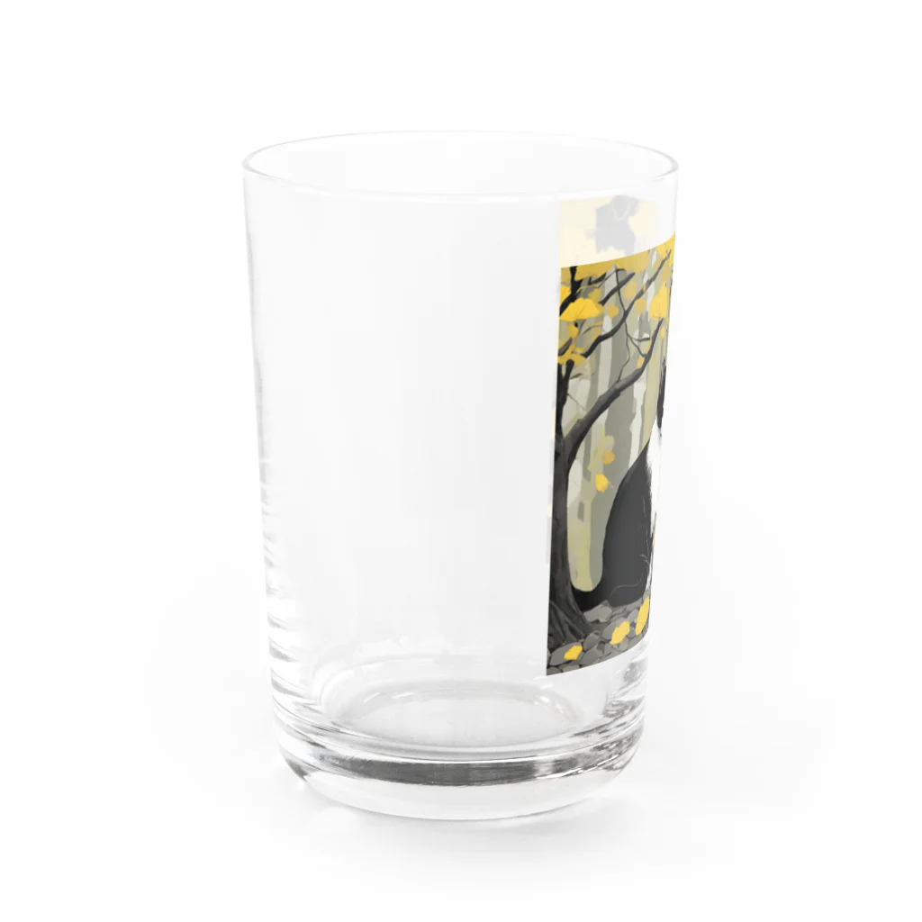 capcat1919のハチワレ白黒猫とイチョウ Water Glass :left