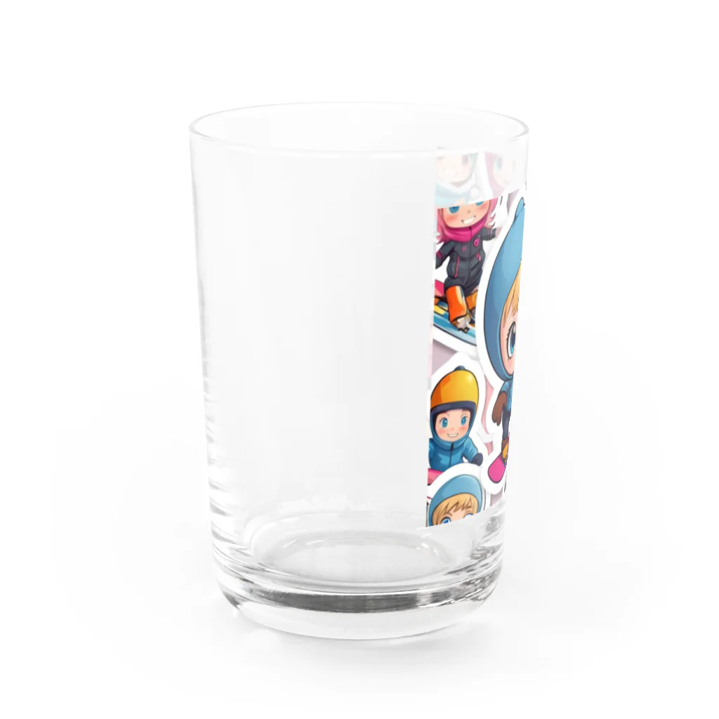 m222web-shopのスノーボードとキャラクターたちのイラストグッズ Water Glass :left