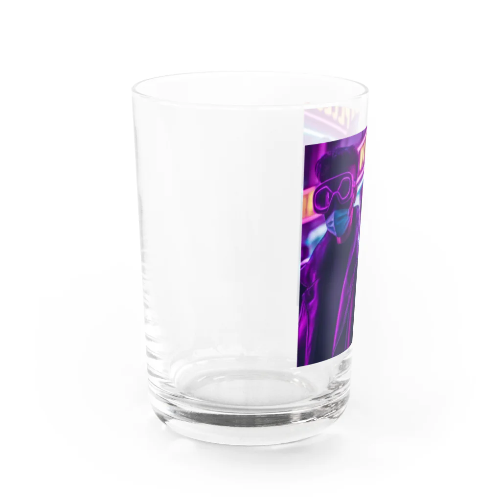 shell_hutの顔を覆い、化学物質の汚染から身を守るためにマスクをつけている人々 Water Glass :left