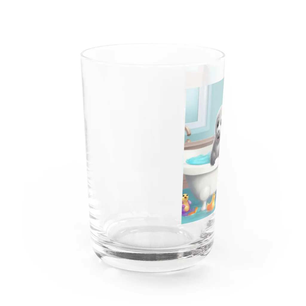キャリーのお風呂場のゴマアザラシの赤ちゃん Water Glass :left