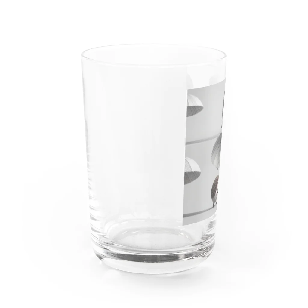 ininicoの小さな傘をさして歩いているハリネズミ Water Glass :left