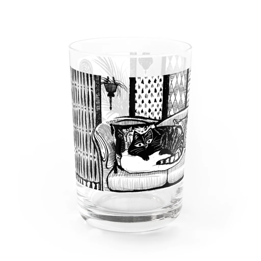 不可思議商店の版画風のんびり猫ちゃん（色の濃い飲み物用） Water Glass :left