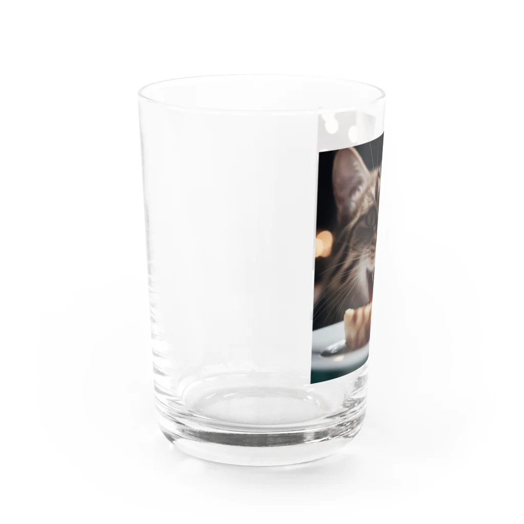 feliceのごはんを食べている猫 Water Glass :left