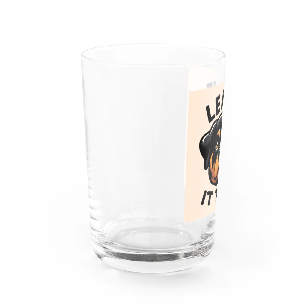 keikei5の力強い表情を見せるロットワイラー🐾 Water Glass :left