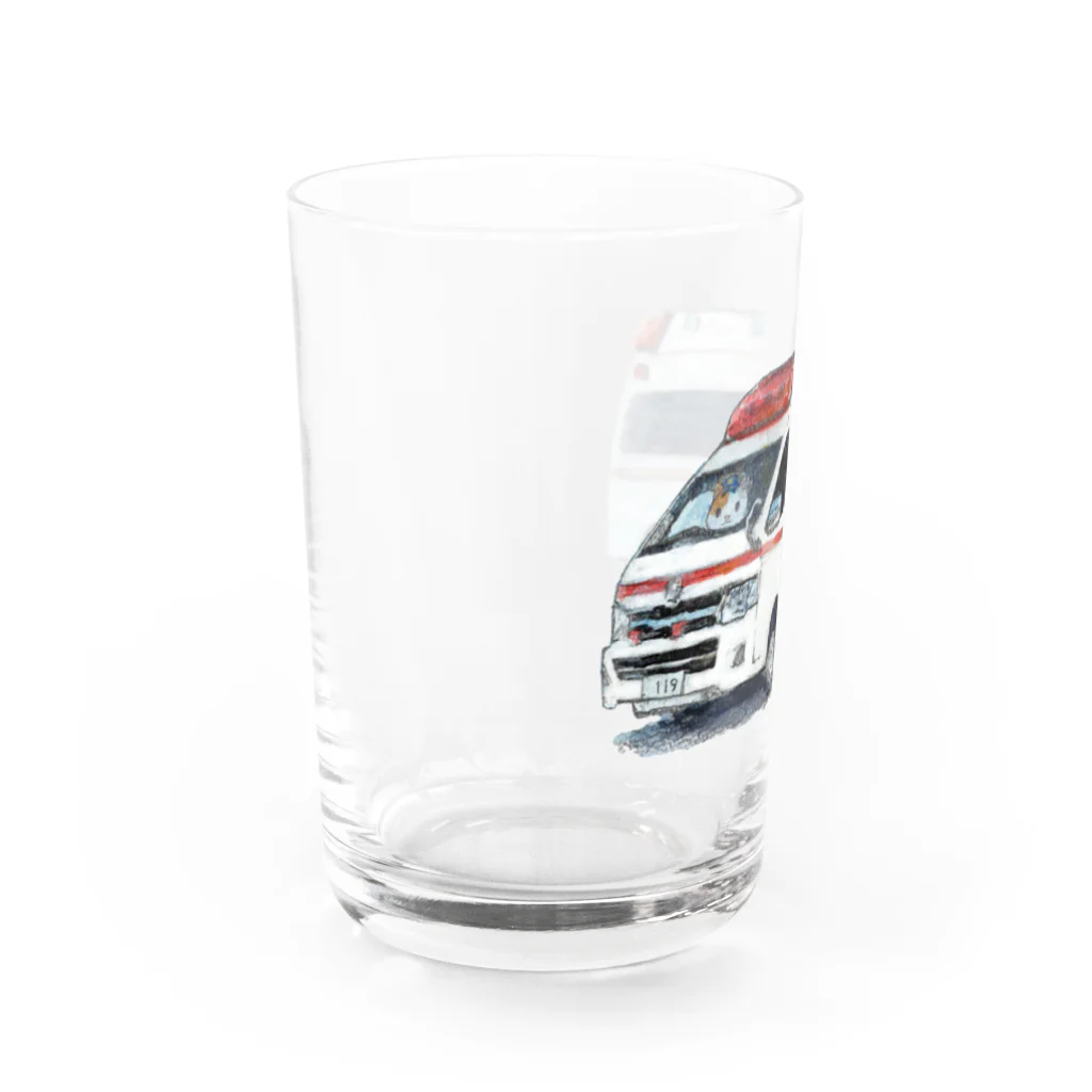 消防 と ねこちゃんの救急車と救急隊のにゃんこ Water Glass :left