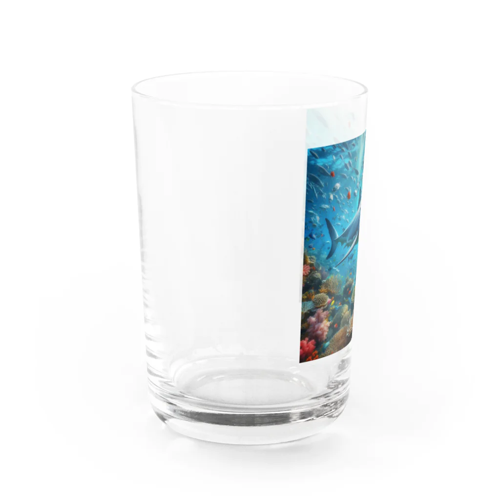 何でもありデザインのサメ Water Glass :left