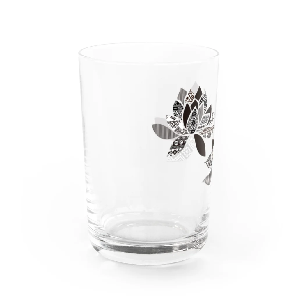 Drecome_Designのオルテガ柄の蓮の花 Water Glass :left