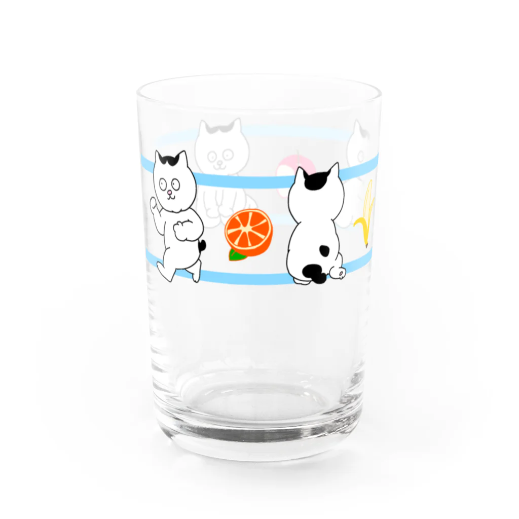 Chipafujiのハチワレねこ　ごぶりん　果汁100%ジュースをのみたい　ブルー Water Glass :left