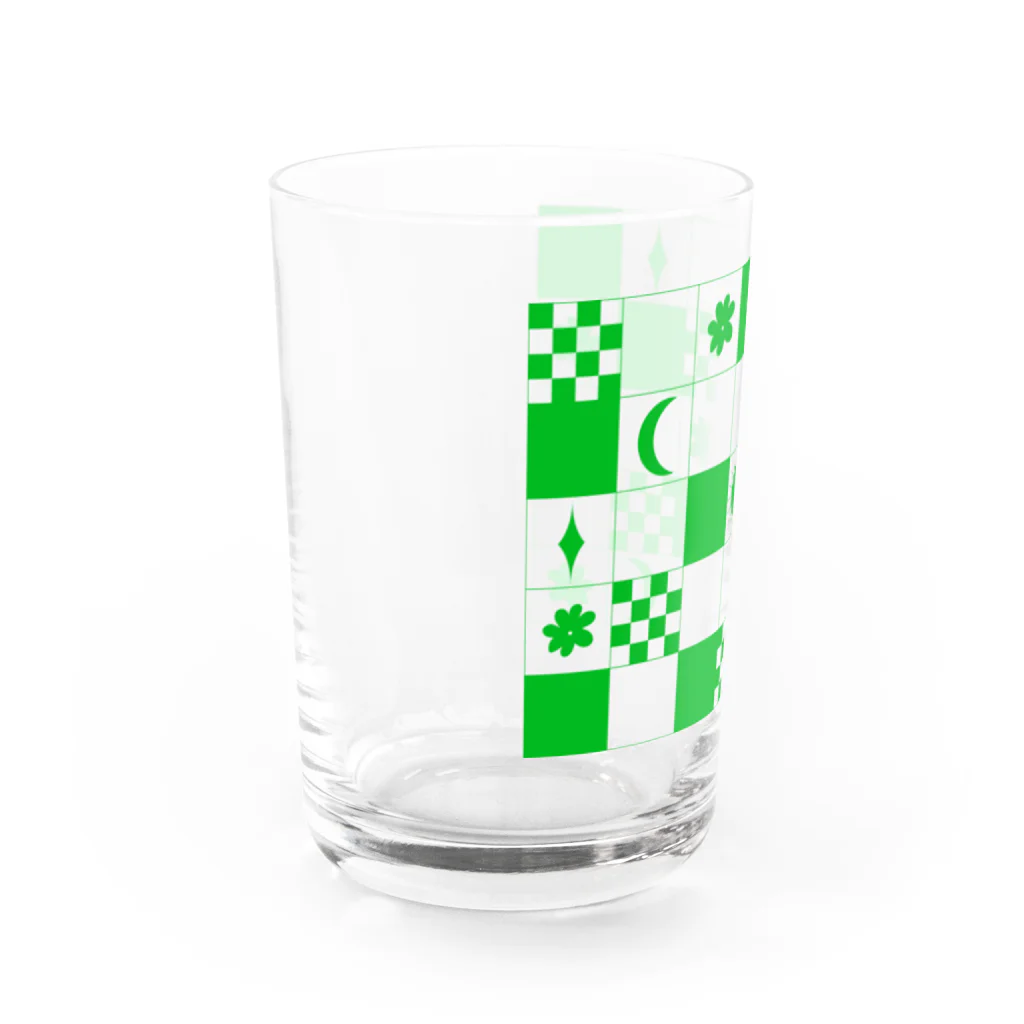 ねこがおこるひのチェッカー Water Glass :left