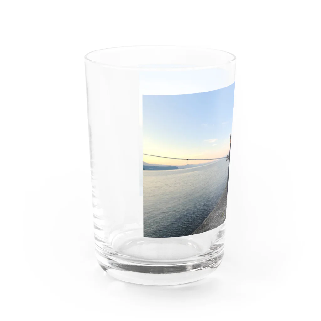 M0M0＆Lilyの防波堤で釣りがしたい Water Glass :left