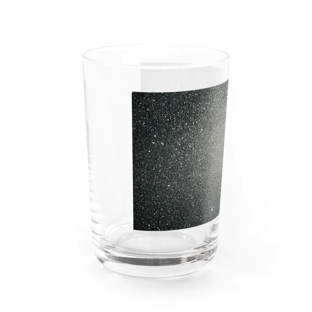 YUZAUWEMONの深夜『アスファルト』 Water Glass :left