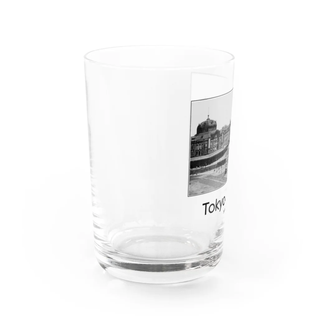 ヴィンテージ鉄道写真グッズの店のヴィンテージ写真　戦前の東京駅 （モノクロフォト） Water Glass :left