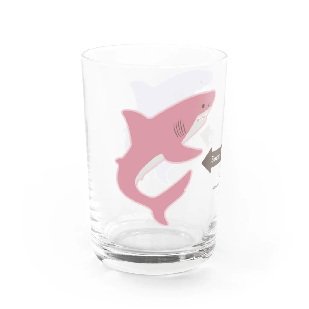 さかたようこ / サメ画家のサメさんたちの #ソーシャルディスタンス | ほわほわcolor Water Glass :left