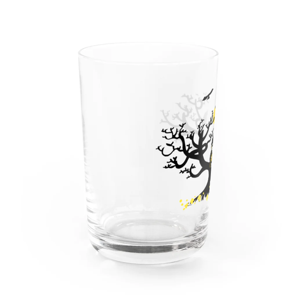 ヤギワタルのサバンナの木の上の猫と男 Water Glass :left